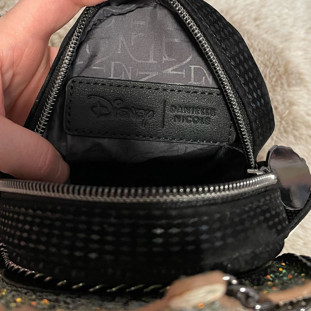 Danielle Nicole Disney Evil Queen Die Cut Crossbody Bag - Picture 7 of 9